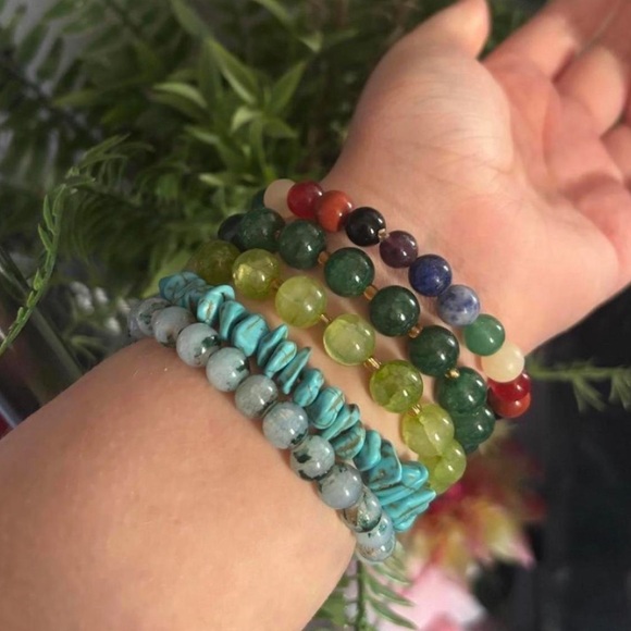 6 Beaded Crystal Bracelets Jewelry - Picture 3 of 4